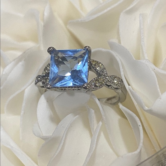 Jewelry - Size 7 Light Blue Stone Ring